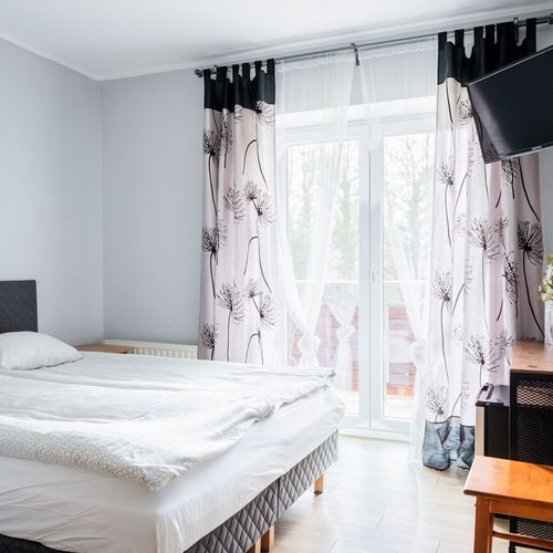 Camera twin cu balcon cu baie