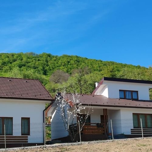 Casă de vară pentru 6 pers. (se inchirieaza doar integral)