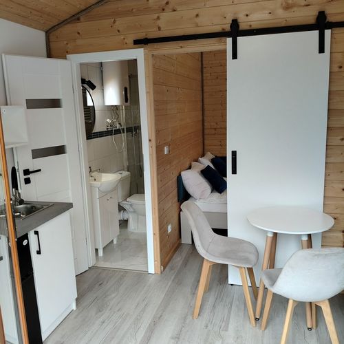 Chata (jako celek) pro 2 os. s výhledem do zahrady na přízemí