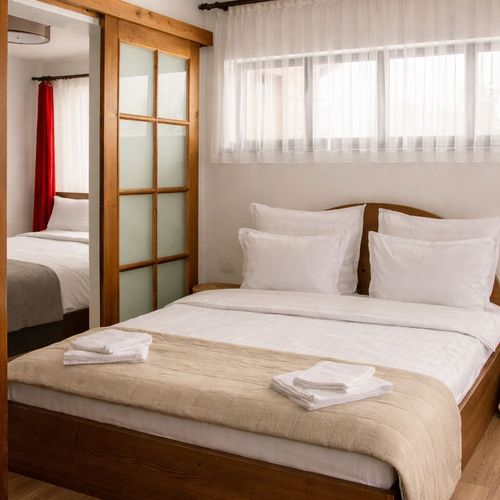 Apartament family cu vedere spre munte cu 2 camere pentru 4 pers.