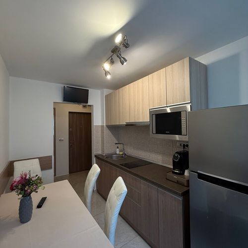 Apartament la parter cu balcon cu 2 camere pentru 6 pers.
