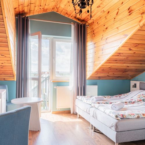 Camera twin cu balcon cu vedere spre mare