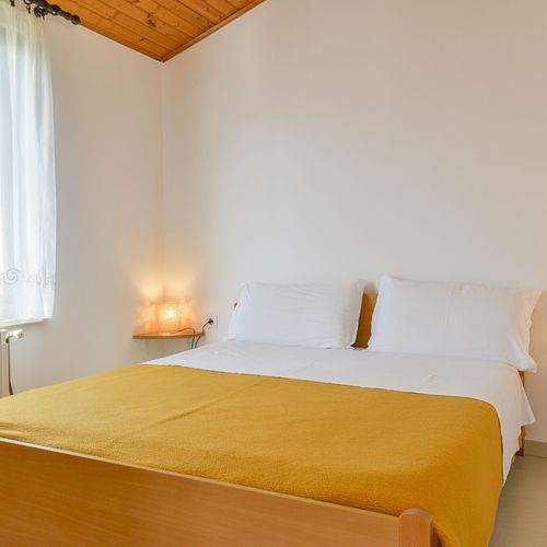 Apartament la etaj cu balcon cu 2 camere pentru 4 pers.