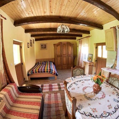 Casa rustică family cu vedere spre grădină pentru 4 pers. (se inchirieaza doar integral)