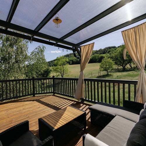 Casă de oaspeți întreaga unitate cu panoramă pentru 4 pers. (se inchirieaza doar integral)