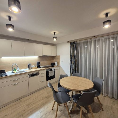 Apartament confort întreaga unitate cu 4 camere pentru 7 pers.