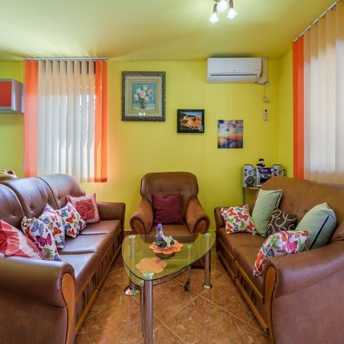 Casă de vacanță întreaga unitate pentru 6 pers. (se inchirieaza doar integral)
