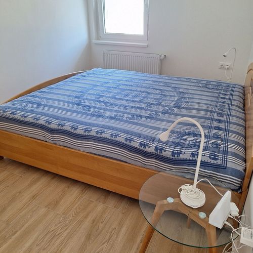 Apartament la parter barrierfree pentru 2 pers. (se inchirieaza doar integral)