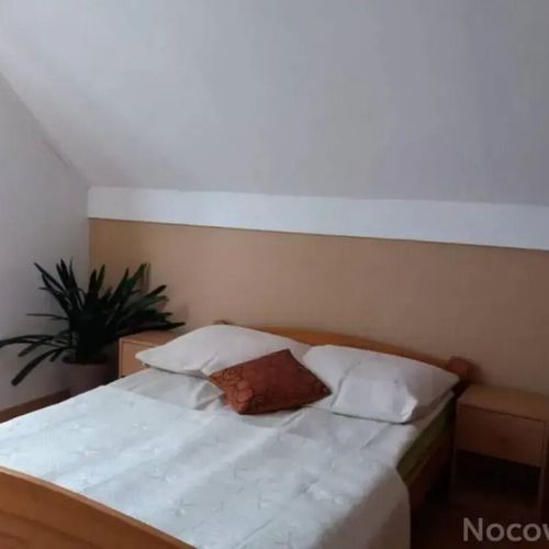 Camera cu baie cu chicinetă proprie pentru 5 pers.