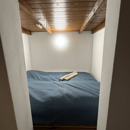Apartament standard la etaj cu 2 camere pentru 4 pers. (se poate solicita pat suplimentar)