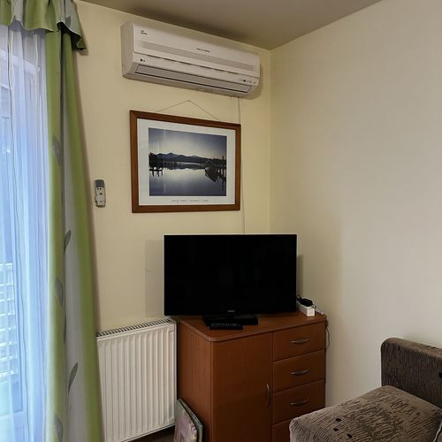 Apartman s balkónem s klimatizací s manželskou postelí s 1 ložnicí (s možností přistýlky)