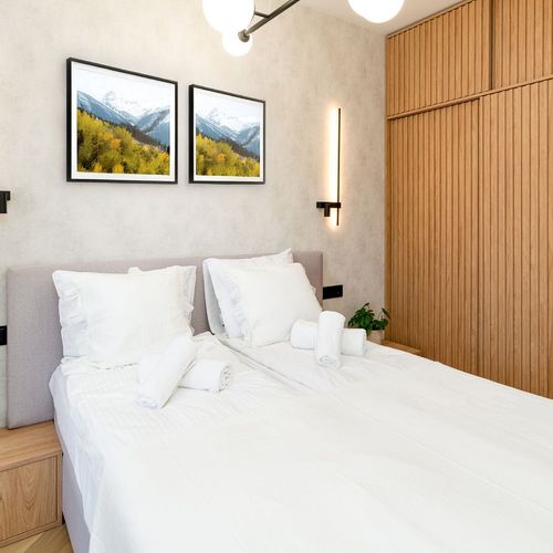 Apartament la parter cu terasă cu 2 camere pentru 4 pers.