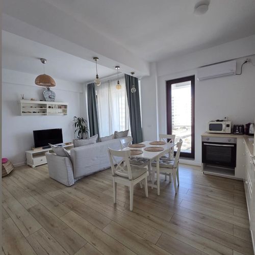 Apartament la etaj cu vedere spre lac cu 2 camere pentru 4 pers.