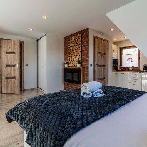 Apartament la etaj cu vedere spre munte cu 1 camera pentru 3 pers.