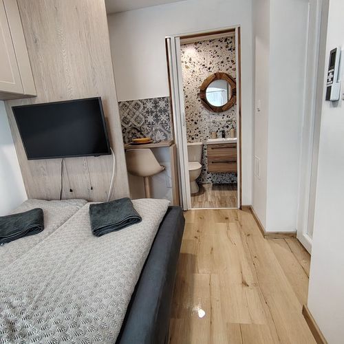 Apartament la parter cu 1 camera pentru 2 pers.