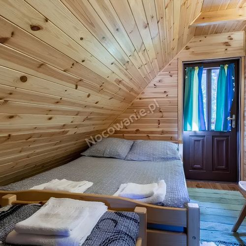 Cabană pentru 6 pers. (se inchirieaza doar integral)