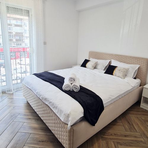Apartament premium cu balcon cu 2 camere pentru 4 pers.