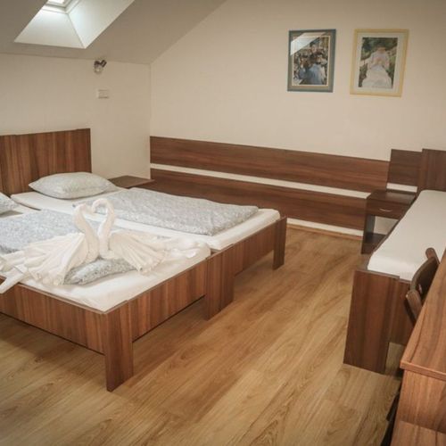Pokoj s klimatizací s vlastní koupelnou  pro 3 os.
