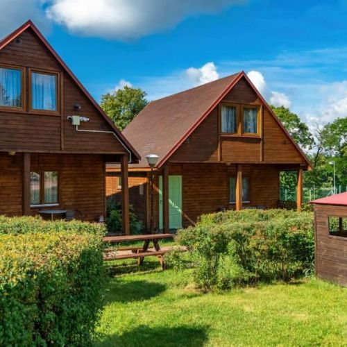 Domek drewniany 7-osobowy Przyjazny podróżom rodzinnym częściowo z widokiem na jezioro