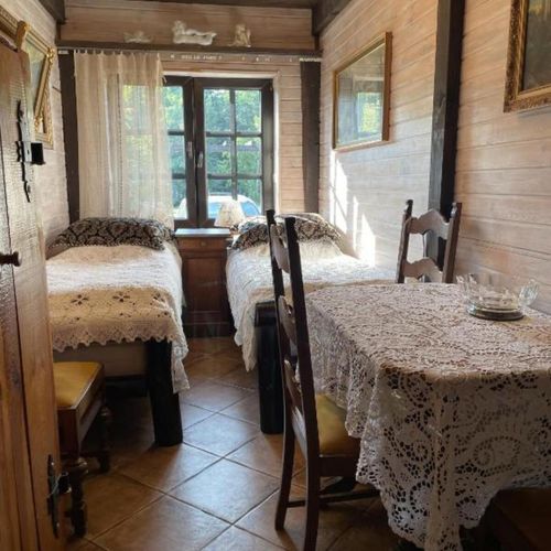Bungalow pentru 4 pers. (se inchirieaza doar integral)
