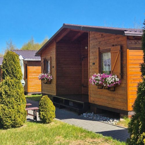 Cabană la parter cu vedere spre grădină pentru 4 pers. (se inchirieaza doar integral)