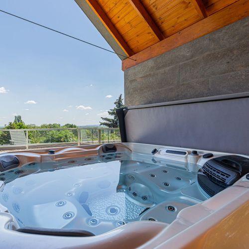 Apartament deluxe cu panoramă pentru 4 pers. (se inchirieaza doar integral)