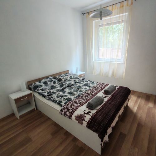Casă de vară familial(ă) cu vedere spre lac pentru 8 pers. (se inchirieaza doar integral)