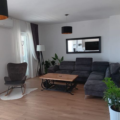 Apartament cu balcon cu vedere spre mare cu 2 camere pentru 4 pers.