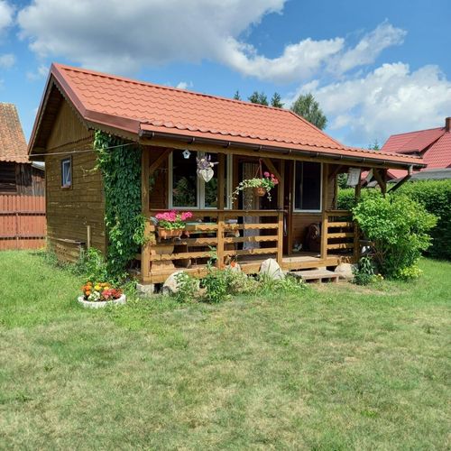 Cabană la parter cu vedere spre pădure pentru 4 pers. (se inchirieaza doar integral)