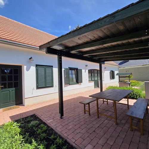 Apartament familial(ă) cu vedere spre grădină pentru 4 pers. (se inchirieaza doar integral) (se poate solicita pat suplimentar)