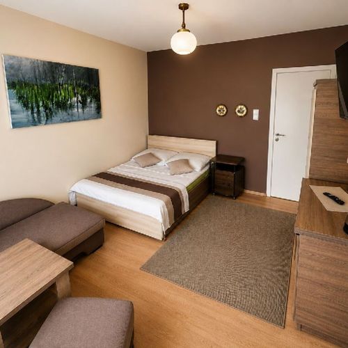 Camera tripla