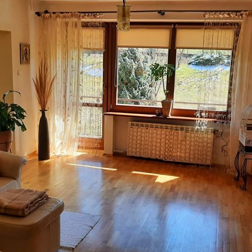 Casă de vacanță cu vedere spre pădure cu vedere spre munte pentru 5 pers. (se inchirieaza doar integral)