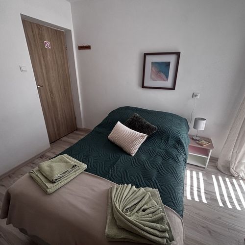 Apartament la etaj cu balcon cu 2 camere pentru 4 pers.