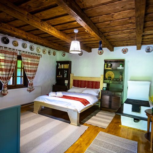Casa rustică pentru 4 pers. (se inchirieaza doar integral)