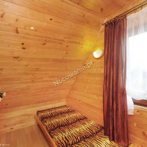Cabană pentru 6 pers. (se inchirieaza doar integral)