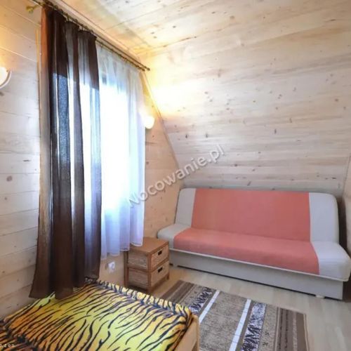 Cabană pentru 6 pers. (se inchirieaza doar integral)