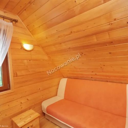 Cabană pentru 6 pers. (se inchirieaza doar integral)