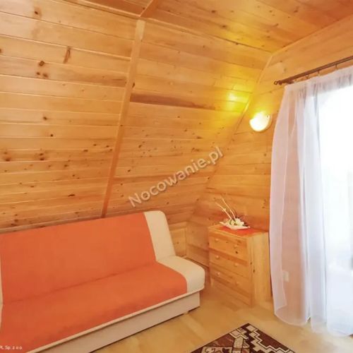 Cabană pentru 6 pers. (se inchirieaza doar integral)