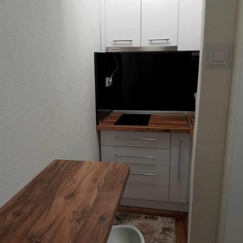 Apartament la parter cu aer condiționat cu 1 camera pentru 2 pers. (se poate solicita pat suplimentar)