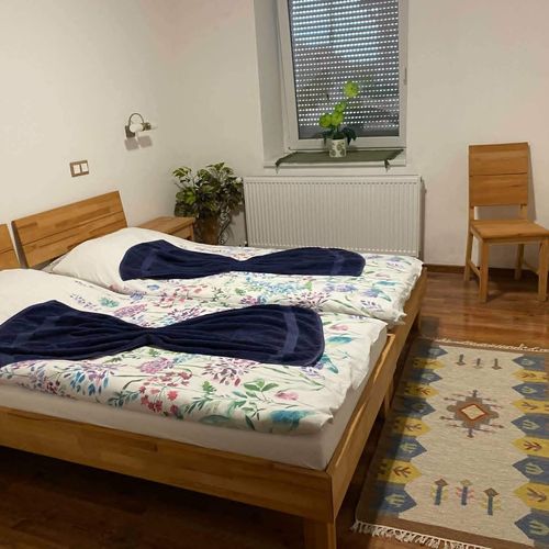 Întreaga unitate familial(ă) întreaga unitate pentru 20 pers. (se inchirieaza doar integral)