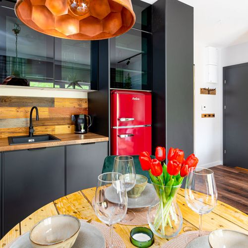 Apartament design la parter cu 2 camere pentru 4 pers.
