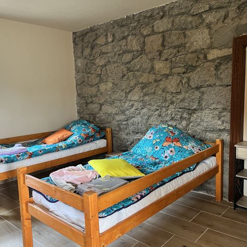 Apartament confort întreaga unitate pentru 20 pers. (se inchirieaza doar integral)