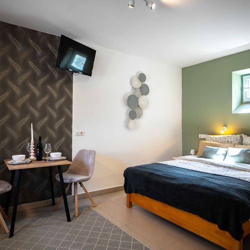 Apartament întreaga unitate cu panoramă cu 1 camera pentru 2 pers. (se poate solicita pat suplimentar)