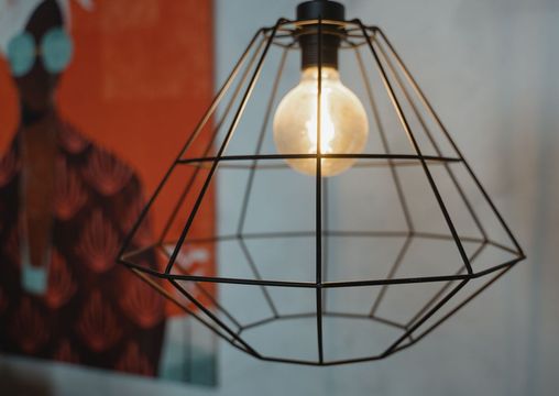 Najważniejszy detal we wnętrzu? Odpowiednio dobrana lampa