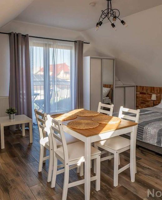 Dom Gościnny Karolek - Apartamenty i Pokoje 
