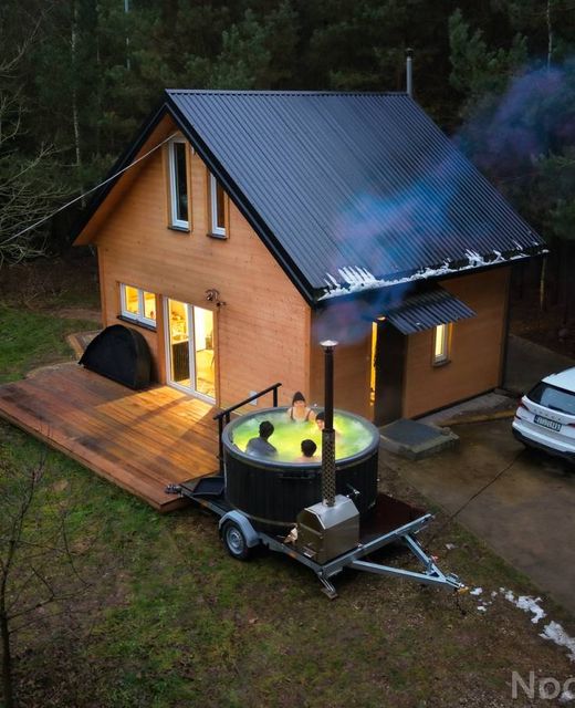 Domek z stawem w lesie SAUNA (BALIA)