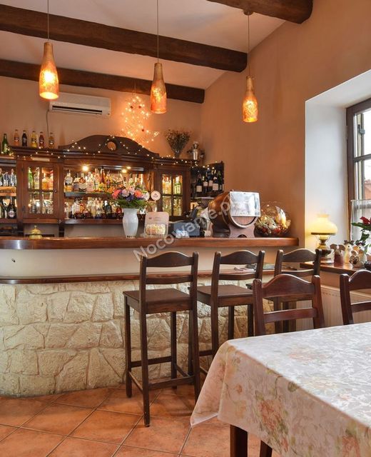 Pensjonat i Restauracja  Pod Wietrzną Górą