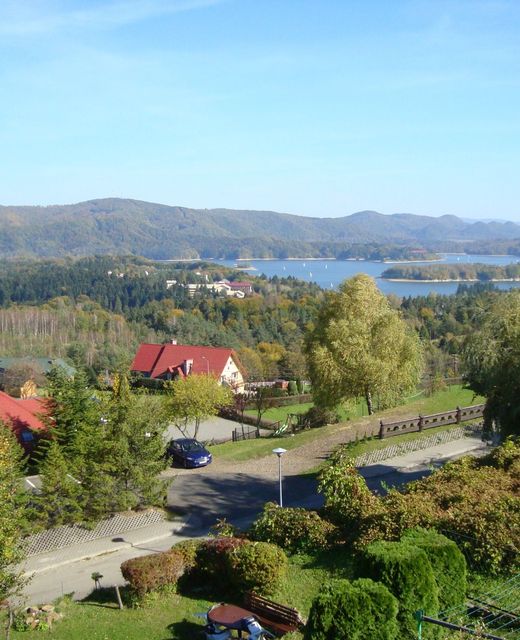 Pokoje gościnne z widokiem na jezioro 