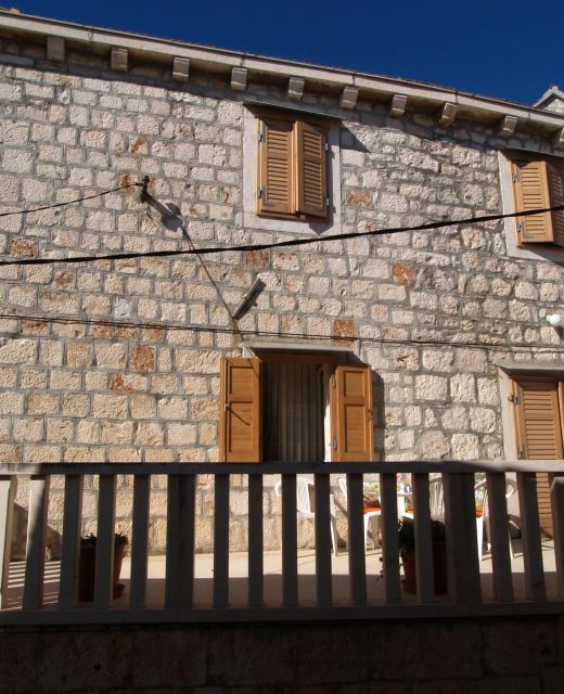 Apartments By The Sea Sutivan, Brač - 719 Sutivan