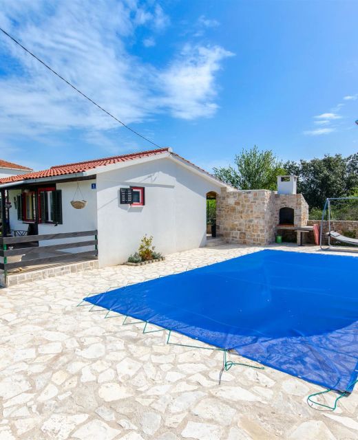 House Ara Grohote